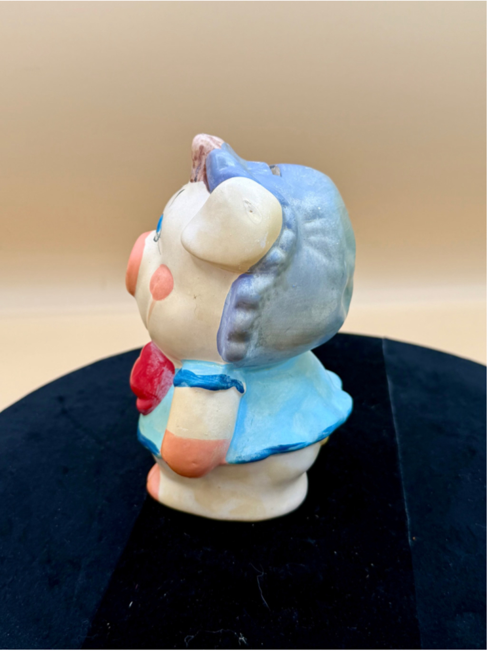 Vintage Chalkware Piggy Bank Hand Painted Whimsical Pig Coin Bank Made in China - Picture 5 of 15